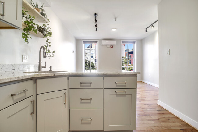 Open Kitchen+ Dining Area - 211 W Read St