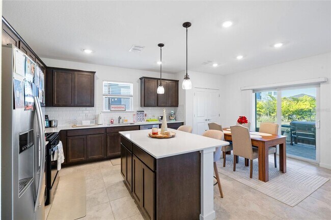 Building Photo - 6214 Golden Bch Dr