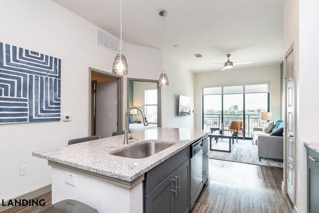 Building Photo - 7500 I-35