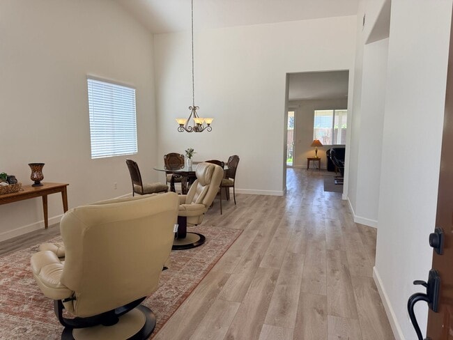 Building Photo - Beautiful 4-Bedroom Single-Story Home for Rent in Murrieta
