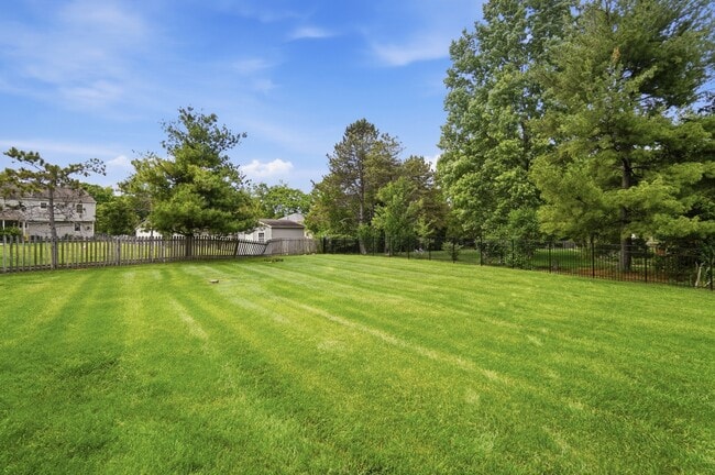 Building Photo - 665 Deer Creek Path