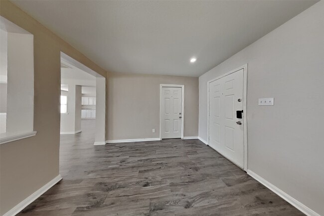 Building Photo - 17039 Kemble Creek Dr