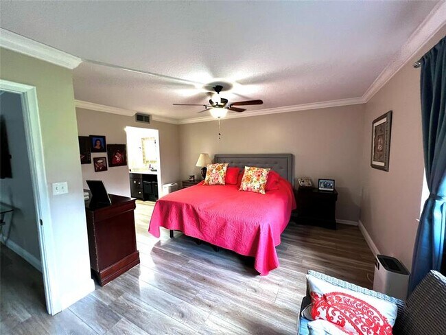 Building Photo - 1703 Andros Isle