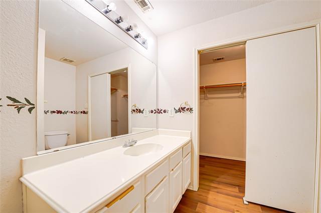 Building Photo - 3946 Brandon Park Dr