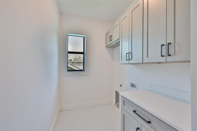 Building Photo - 419 W Frances Ave