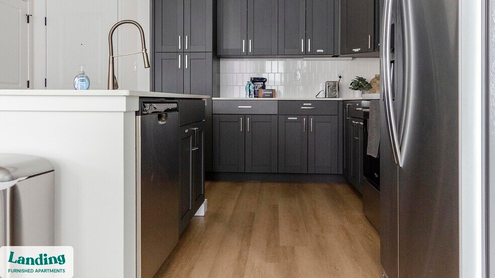 Building Photo - 650 N Main St