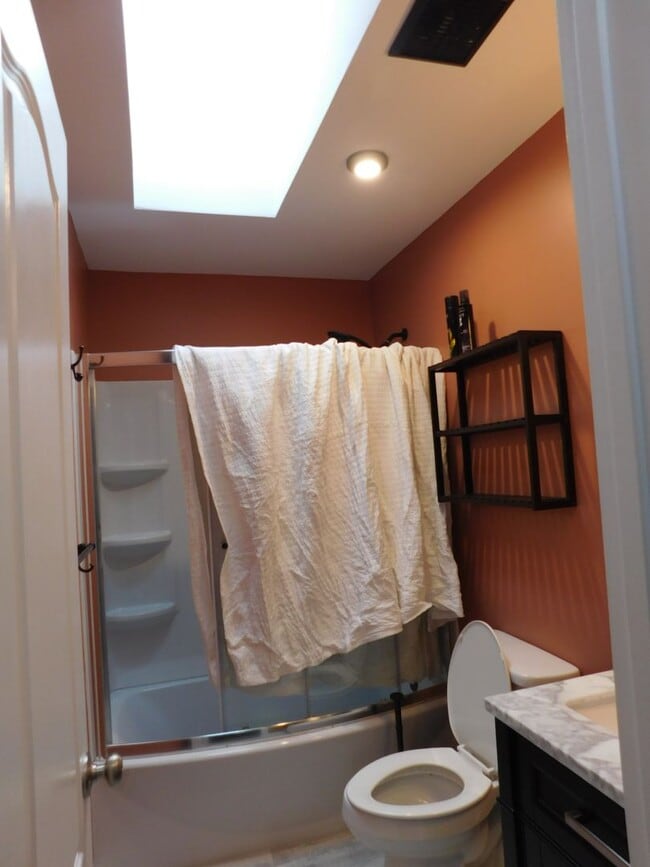 Building Photo - 103 Boatswain Dr