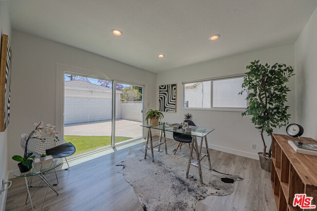 Building Photo - 3914 Somerset Dr