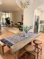 Main dining area -  open layout - 511 N Jackson St