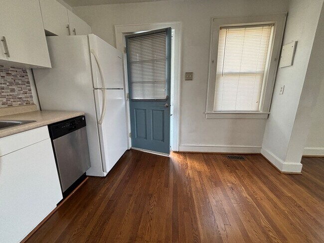 Building Photo - $500 OFF first months rent********950 Morgan Avenue -One Level Living with 2 bedrooms and 2 baths