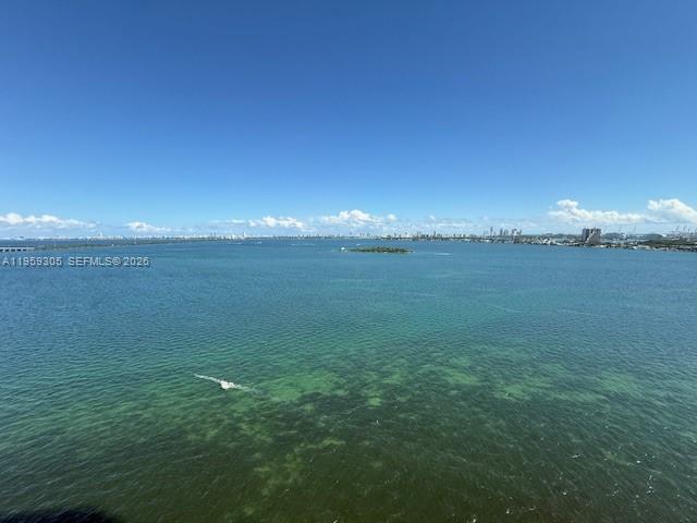 Building Photo - 700 NE 24th St