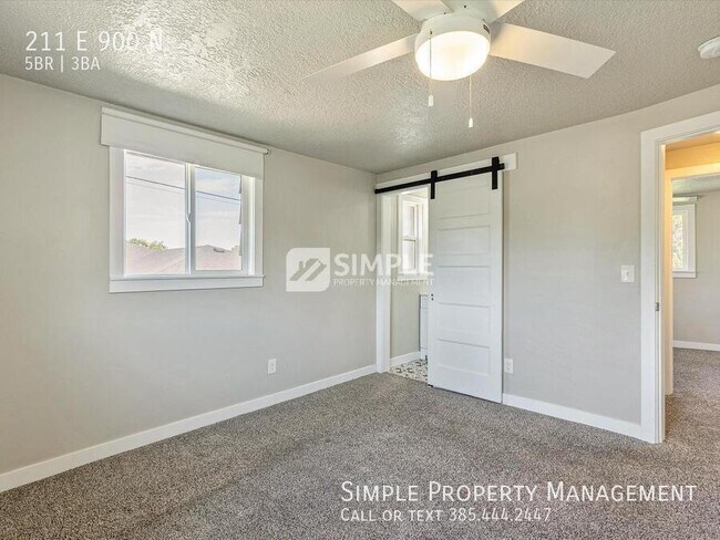 Building Photo - 211 900 N