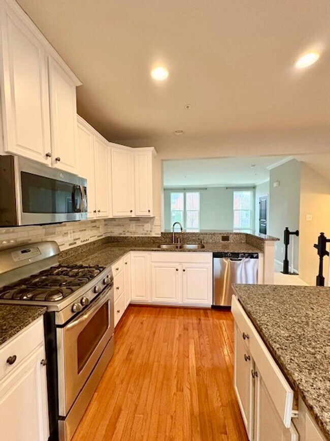 Building Photo - 3542 Spring Street S