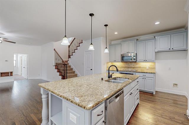Building Photo - 712 Da Vinci Ct