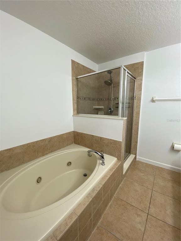 Building Photo - 10285 Park Commons Dr