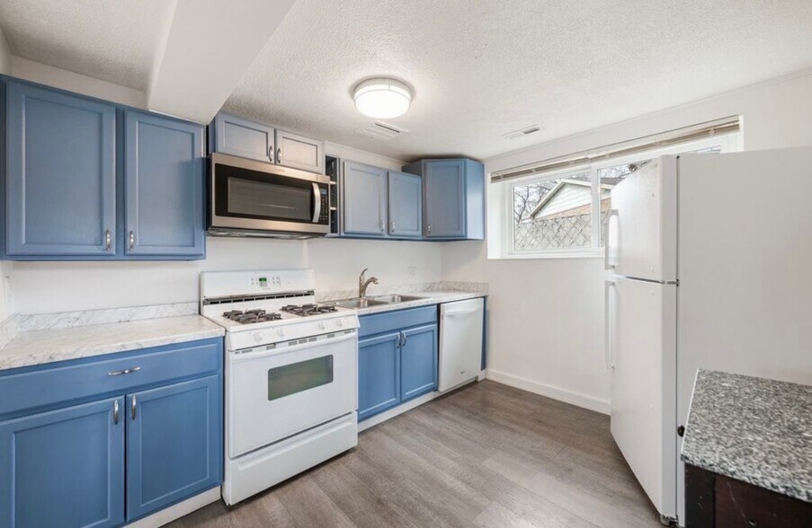 Building Photo - 140 W 8710 S