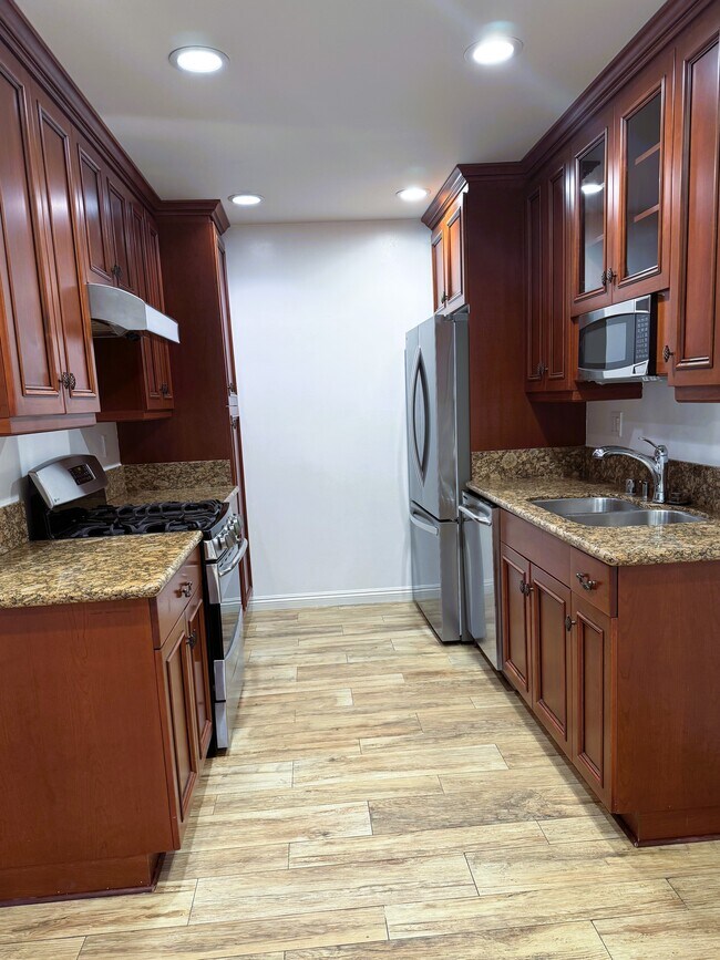 Kitchen - 817 18th St