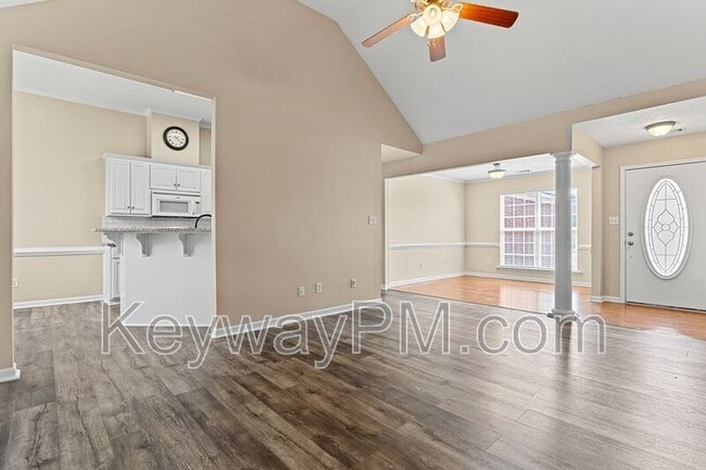 Building Photo - 219 Rainbow Falls