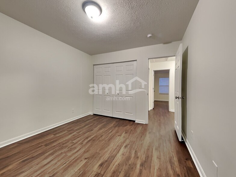 Building Photo - 735 Norbie Dr
