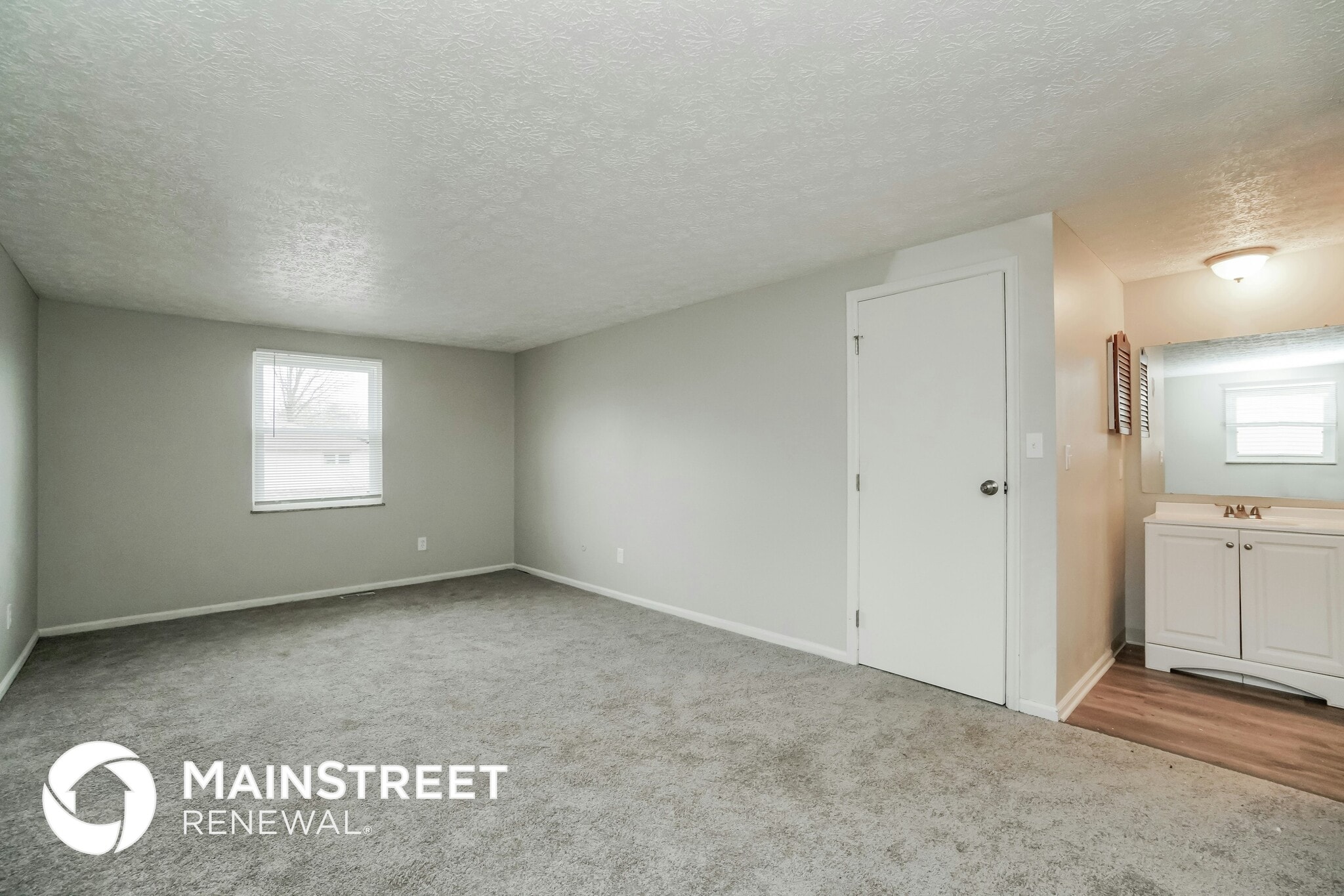 Building Photo - 2695 Kenview Rd S