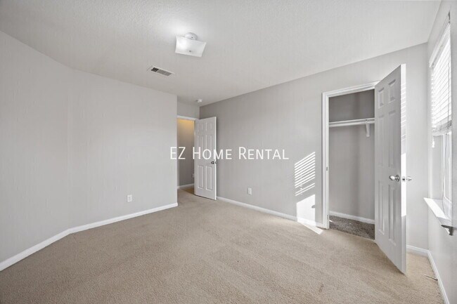 Building Photo - 16267 Silver Wing Ln