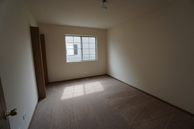 Building Photo - 455 Village Creek Dr