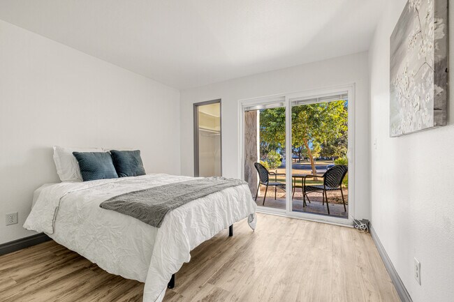 Building Photo - 9643 Spyglass Ave