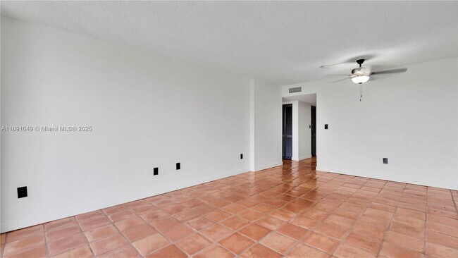Building Photo - 13000 SW 92nd Ave