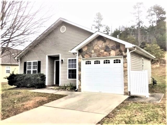 Primary Photo - 5825 Regent Village Dr