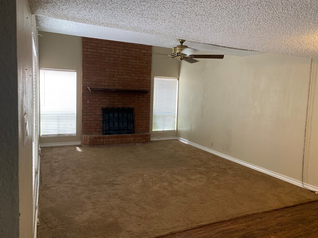 Building Photo - 2230 E 52nd St