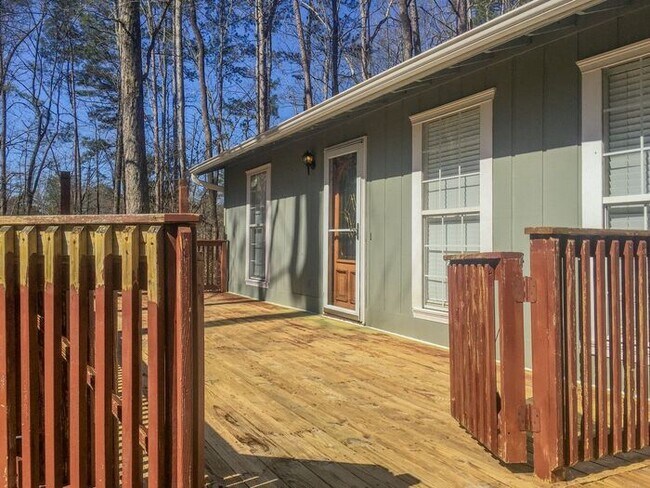Primary Photo - 620 Pine Oaks Dr
