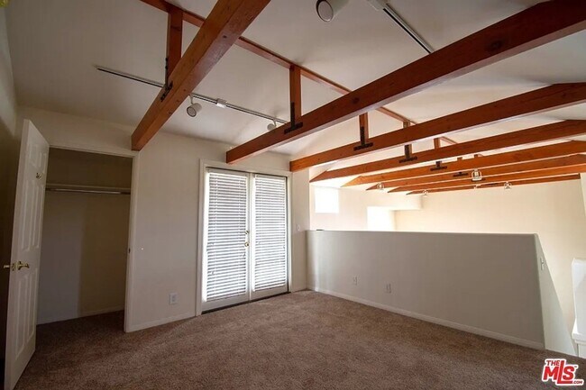 Building Photo - 710 Ocean Park Blvd