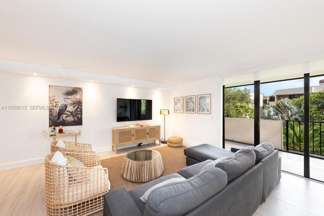 Building Photo - 181 Crandon Blvd