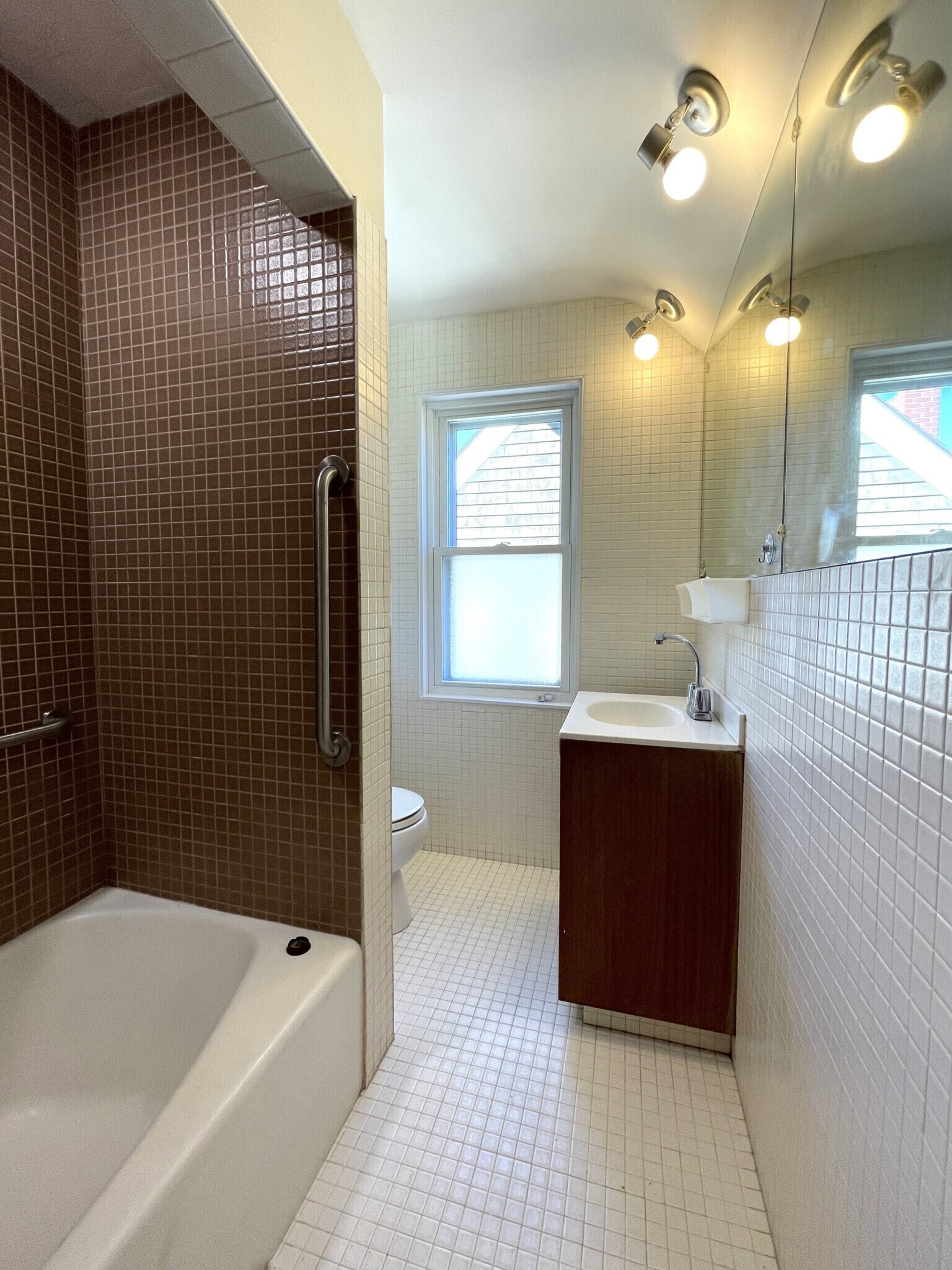 Building Photo - 10 Packard Ave