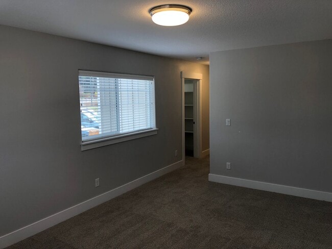 Building Photo - 1012 Big Fir Pl S