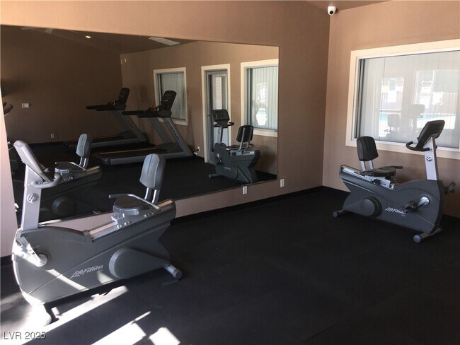 Building Photo - 5161 River Glen Dr