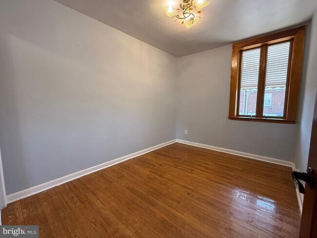 Building Photo - 1600 Fox Chase Rd