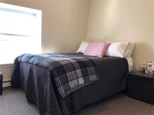 Bedroom #2 - PLEASE READ DESCRIPTION FOR START DATE AND LENGTH OF LEASE! - 5 Narragansett Ave