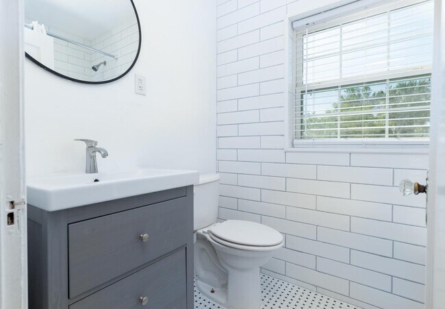 Building Photo - 1515 Marco Pl