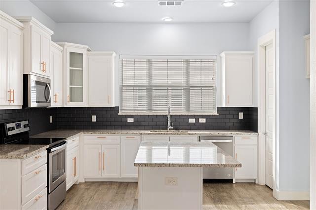 Building Photo - 203 S Village Way