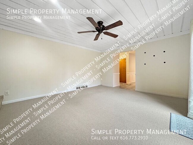 Building Photo - 5352 Queensbury Dr SE