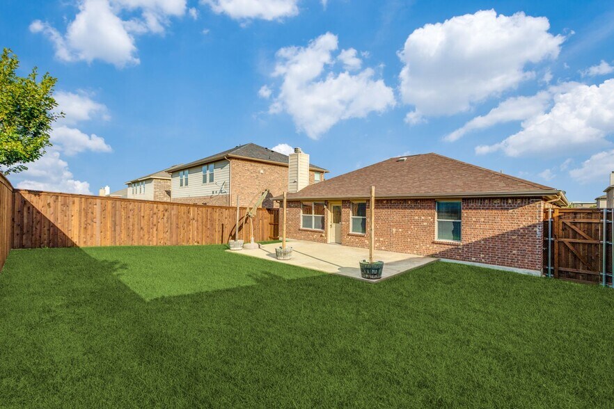 Building Photo - 12620 Waterslide Way