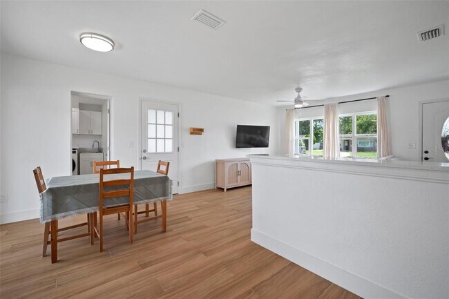 Building Photo - 7717 W Powhatan Ave