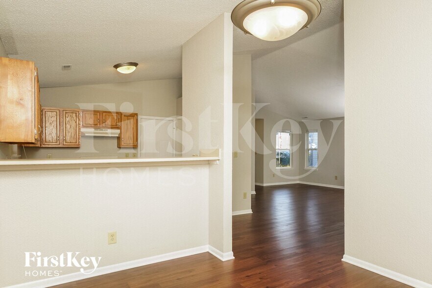 Building Photo - 1880 Long Lake Dr