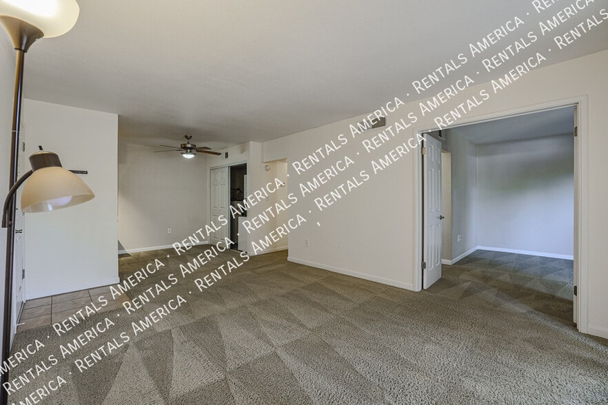 Building Photo - 5877 N Granite Reef Rd