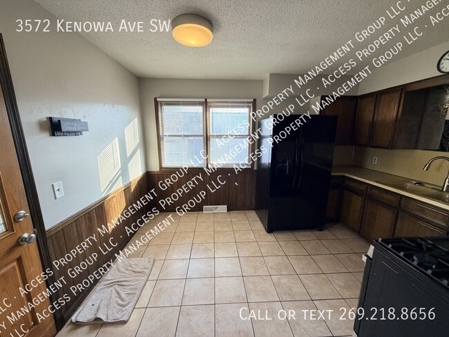 Building Photo - 3572 Kenowa Ave SW