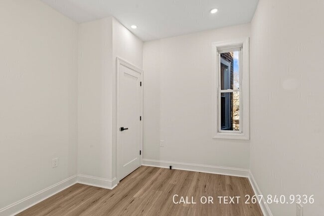 Building Photo - 2921 W Oxford St