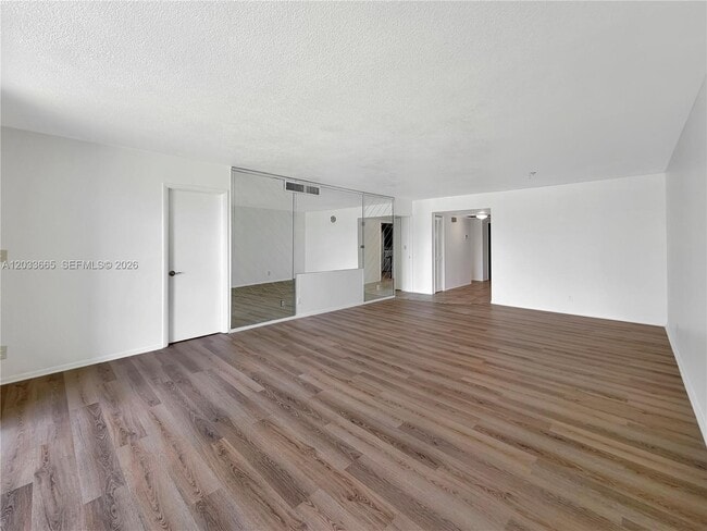 Building Photo - 3641 Oaks Clubhouse Dr