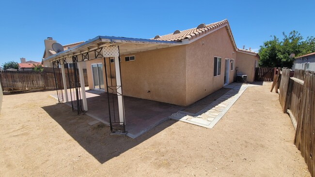 Building Photo - 16918 Sorrento Ln