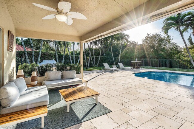 Building Photo - 20376 Hacienda Ct